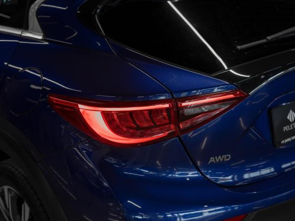 Infiniti QX30 с пробегом 2017 года, цена 2 300 000 рублей, 138551 км, внедорожник, Автокод Объявления