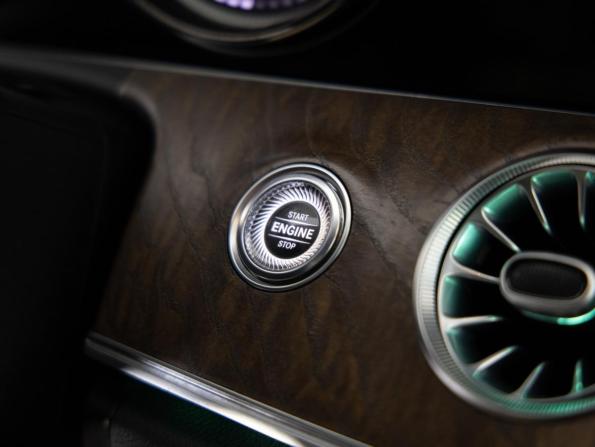 Mercedes-Benz E-Класс V (W213 S213 C238) с пробегом 2016 года, цена 2 149 000 рублей, 222068 км, седан, Автокод Объявления