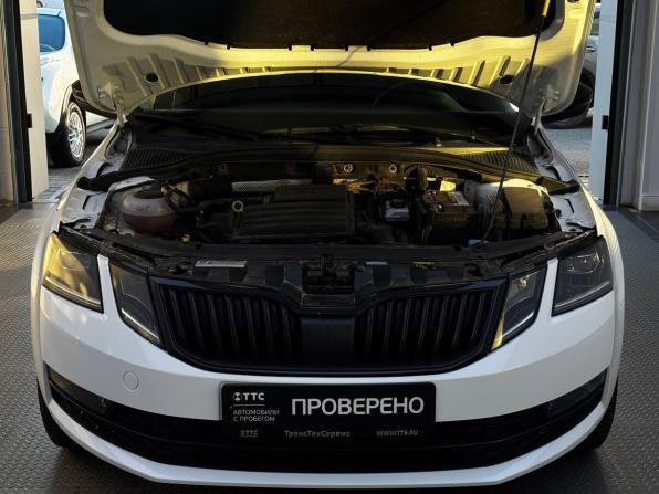 Skoda Octavia III (A7) Рестайлинг с пробегом 2017 года, цена 1 735 000 рублей, 135026 км, лифтбек, Автокод Объявления