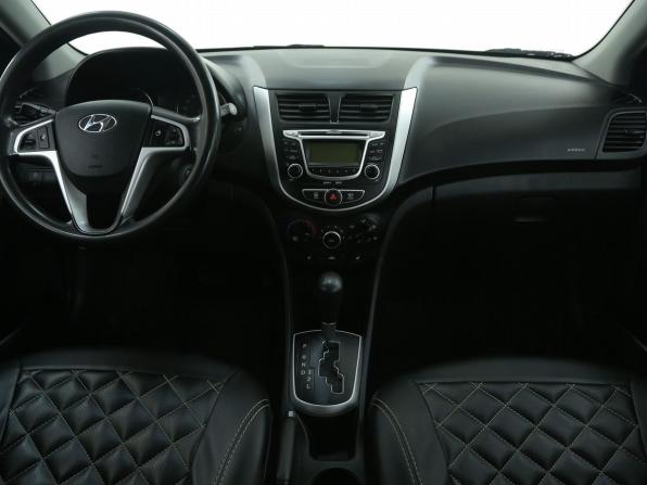 Hyundai Solaris I с пробегом 2012 года, цена 822 000 рублей, 138000 км, хэтчбек, Автокод Объявления