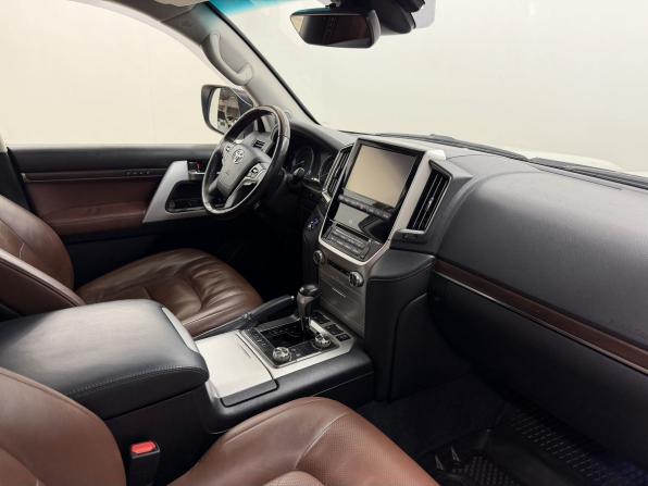 Toyota Land Cruiser 200 Series Рестайлинг 2 с пробегом 2016 года, цена 5 400 000 рублей, 206705 км, внедорожник, Автокод Объявления