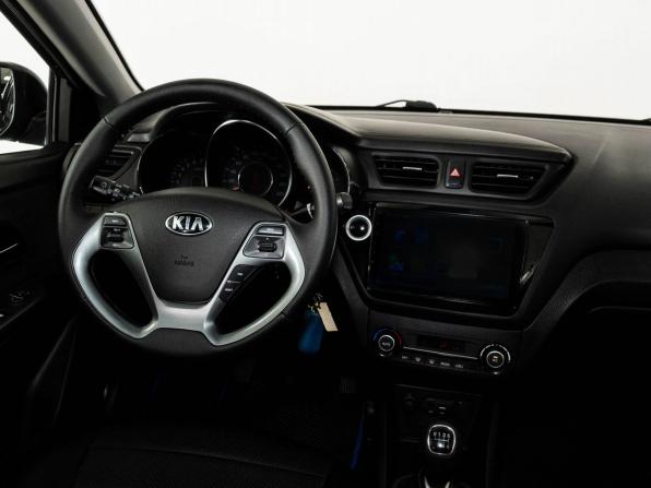 Kia Rio III Рестайлинг с пробегом 2017 года, цена 967 000 рублей, 180661 км, седан, Автокод Объявления