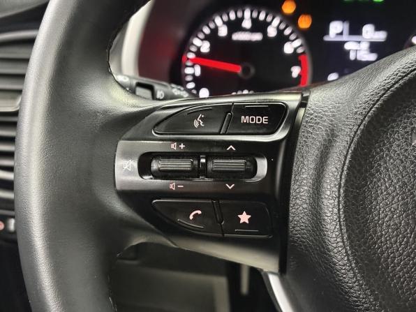 Kia Rio IV Рестайлинг с пробегом 2021 года, цена 1 635 000 рублей, 88454 км, седан, Автокод Объявления
