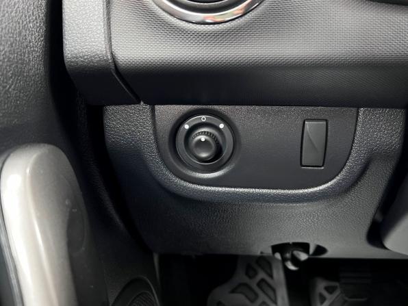 Renault Sandero II с пробегом 2015 года, цена 1 065 000 рублей, 100430 км, хэтчбек, Автокод Объявления