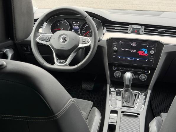 Volkswagen Passat B8 Рестайлинг с пробегом 2019 года, цена 2 749 000 рублей, 172000 км, универсал, Автокод Объявления