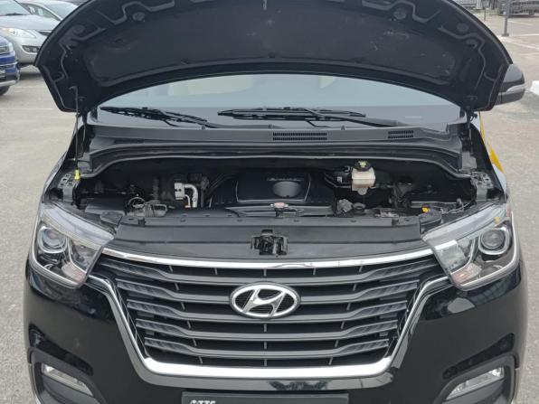 Hyundai H-1 II Рестайлинг 2 с пробегом 2021 года, цена 3 240 000 рублей, 33908 км, минивэн, Автокод Объявления