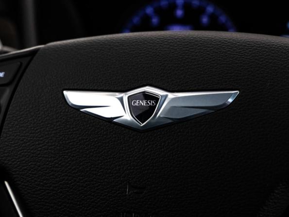 Hyundai Genesis II с пробегом 2016 года, цена 1 999 000 рублей, 105682 км, седан, Автокод Объявления