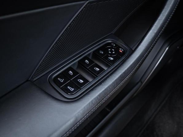 Porsche Panamera II с пробегом 2017 года, цена 5 730 000 рублей, 110487 км, лифтбек, Автокод Объявления