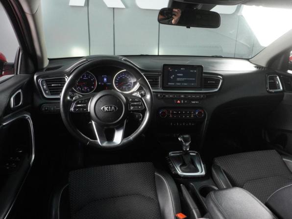 Kia Ceed III с пробегом 2018 года, цена 1 499 000 рублей, 130459 км, хэтчбек, Автокод Объявления