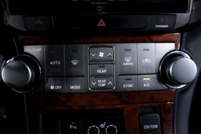 Toyota Highlander II (XU40) Рестайлинг с пробегом 2013 года, цена 1 990 000 рублей, 207000 км, внедорожник, Автокод Объявления