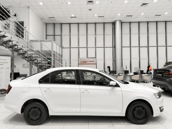 Skoda Rapid I с пробегом 2017 года, цена 1 050 000 рублей, 108000 км, лифтбек, Автокод Объявления