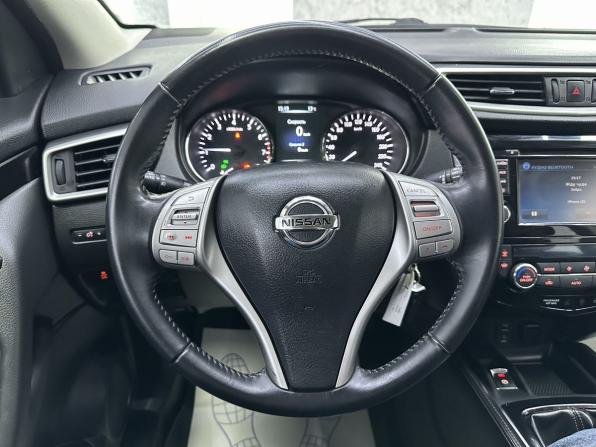 Nissan Qashqai II с пробегом 2017 года, цена 1 699 000 рублей, 106887 км, внедорожник, Автокод Объявления