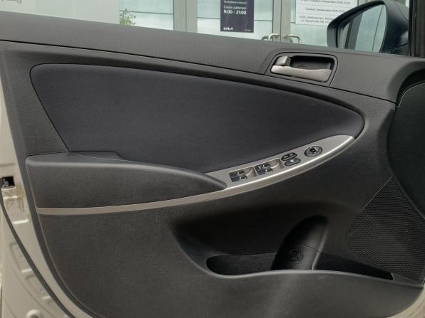 Hyundai Solaris I Рестайлинг с пробегом 2015 года, цена 1 099 000 рублей, 150907 км, седан, Автокод Объявления