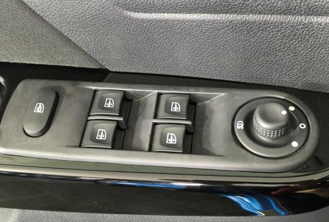 Renault Kaptur I с пробегом 2017 года, цена 1 730 000 рублей, 75185 км, внедорожник, Автокод Объявления
