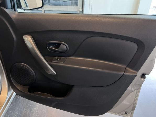 Renault Logan II Рестайлинг с пробегом 2018 года, цена 920 000 рублей, 83443 км, седан, Автокод Объявления
