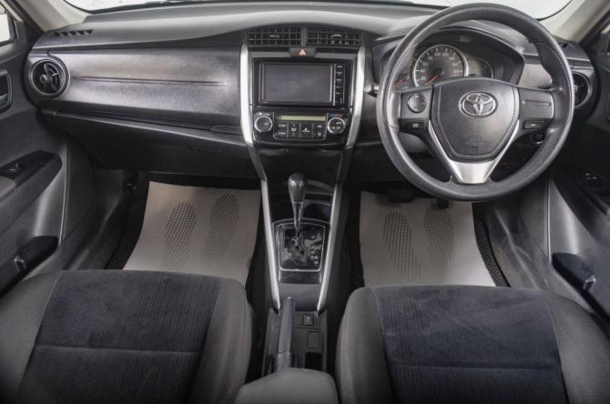 Toyota Corolla XI (E160 E170 E180) с пробегом 2018 года, цена 1 099 000 рублей, 179500 км, универсал, Автокод Объявления