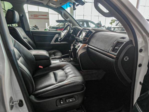 Toyota Land Cruiser 200 Series Рестайлинг 1 с пробегом 2015 года, цена 4 250 000 рублей, 250000 км, внедорожник, Автокод Объявления