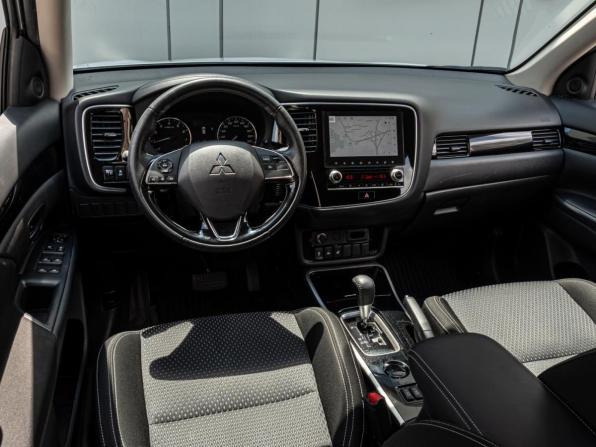 Mitsubishi Outlander III Рестайлинг 3 с пробегом 2021 года, цена 2 665 000 рублей, 60589 км, внедорожник, Автокод Объявления