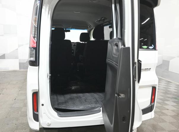 Honda Stepwgn V с пробегом 2015 года, цена 1 950 000 рублей, 121768 км, минивэн, Автокод Объявления