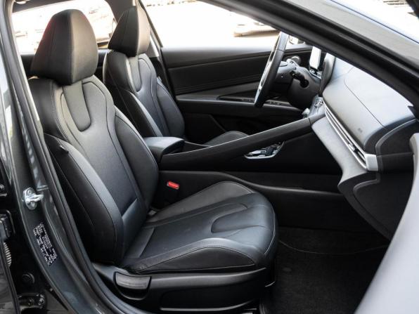 Hyundai Elantra VII (CN7) Рестайлинг с пробегом 2023 года, цена 2 320 000 рублей, 32842 км, седан, Автокод Объявления
