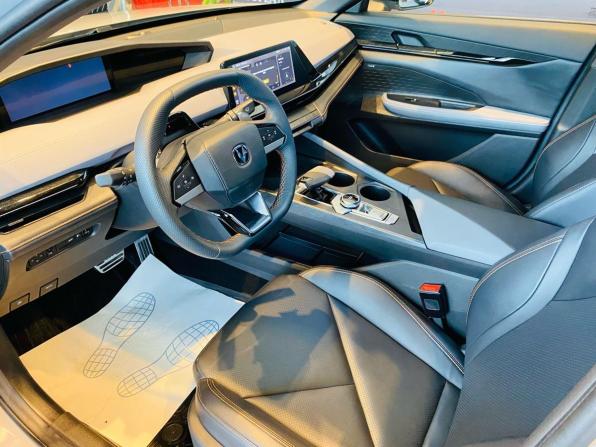 Changan UNI-V I с пробегом 2023 года, цена 2 350 000 рублей, 9530 км, лифтбек, Автокод Объявления