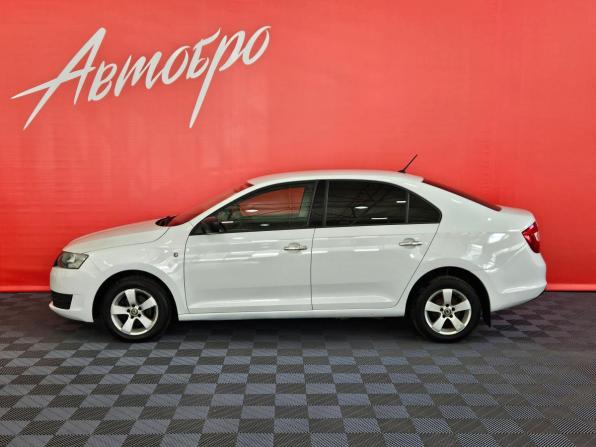 Skoda Rapid I с пробегом 2015 года, цена 945 000 рублей, 139479 км, лифтбек, Автокод Объявления