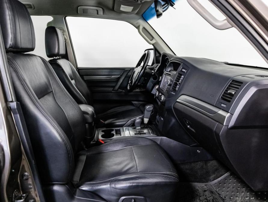 Mitsubishi Pajero IV Рестайлинг 1 Санкт-Петербург  - изображение 16