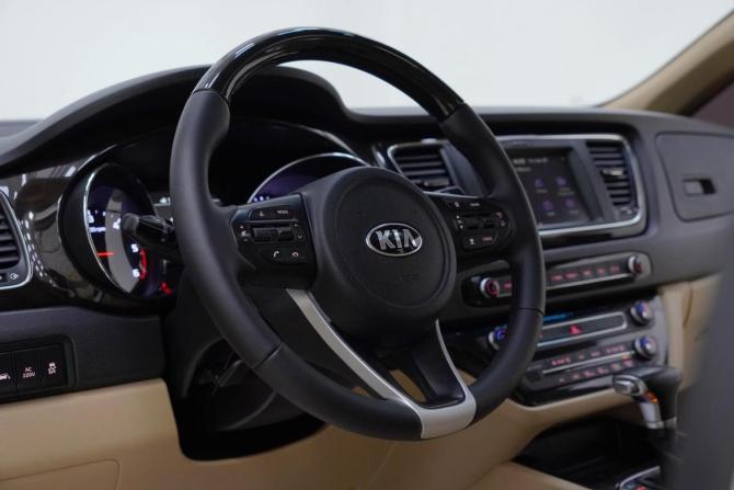 Kia Carnival III с пробегом 2018 года, цена 1 589 000 рублей, 89368 км, минивэн, Автокод Объявления