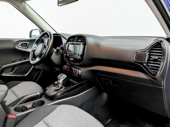Kia Soul III с пробегом 2022 года, цена 2 215 000 рублей, 55773 км, хэтчбек, Автокод Объявления