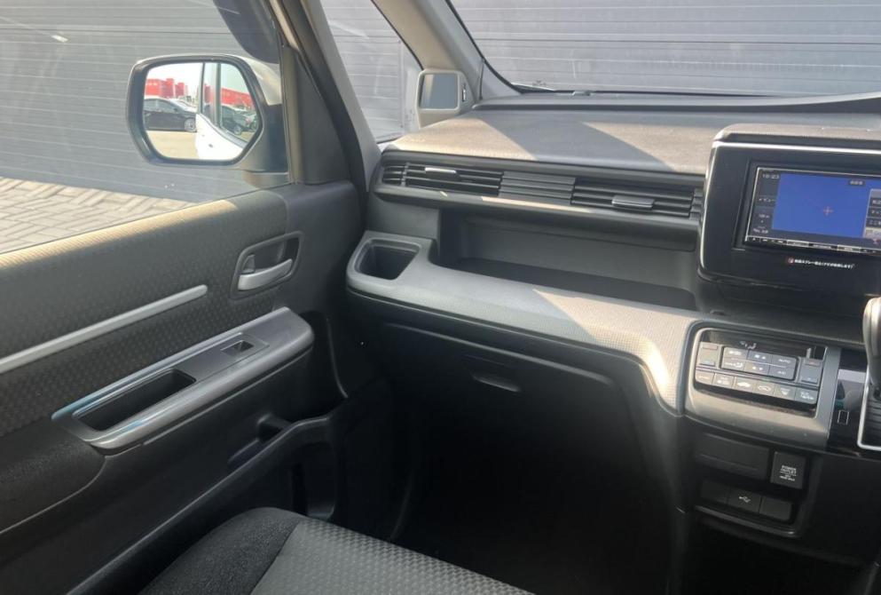 Honda Stepwgn V Рестайлинг Красноярск  - изображение 19