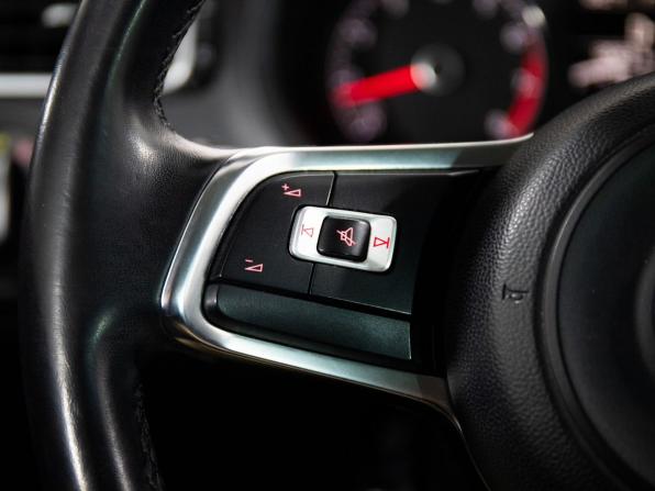Volkswagen Polo V Рестайлинг с пробегом 2019 года, цена 1 200 000 рублей, 120231 км, седан, Автокод Объявления