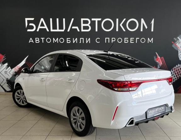 Kia Rio IV Рестайлинг с пробегом 2021 года, цена 1 599 000 рублей, 63073 км, седан, Автокод Объявления