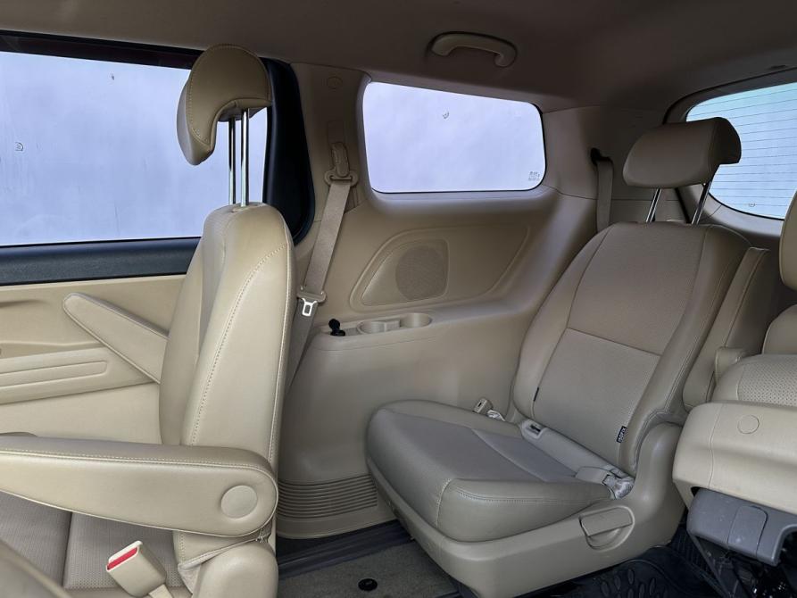 Kia Carnival III Москва  - изображение 15