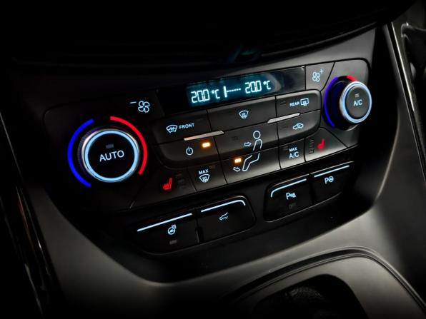 Ford Kuga II Рестайлинг с пробегом 2019 года, цена 1 915 000 рублей, 89130 км, внедорожник, Автокод Объявления