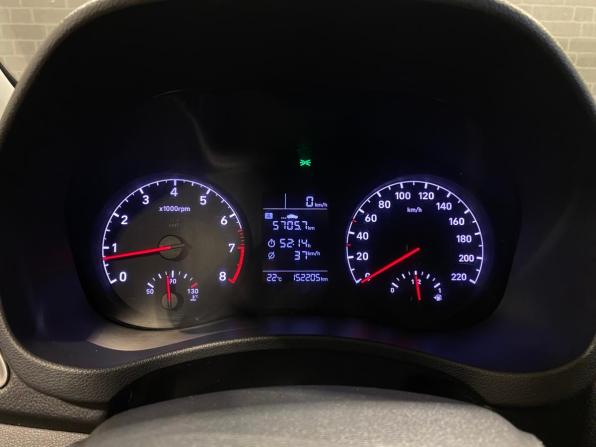 Hyundai Solaris II с пробегом 2017 года, цена 1 040 000 рублей, 152205 км, седан, Автокод Объявления