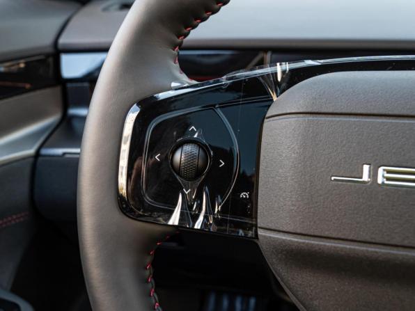 JETOUR DASHING I с пробегом 2024 года, цена 2 330 000 рублей, 8056 км, внедорожник, Автокод Объявления