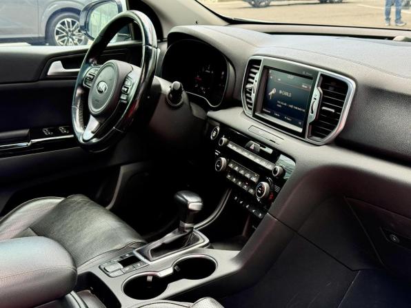 Kia Sportage IV Рестайлинг с пробегом 2018 года, цена 2 374 000 рублей, 176253 км, внедорожник, Автокод Объявления