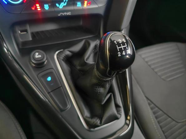 Ford Focus III Рестайлинг с пробегом 2015 года, цена 1 048 000 рублей, 61000 км, универсал, Автокод Объявления