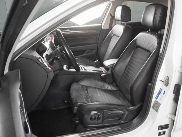 Volkswagen Passat B8 с пробегом 2019 года, цена 2 449 000 рублей, 134499 км, седан, Автокод Объявления