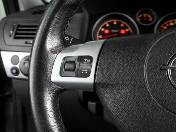 Opel Astra H Рестайлинг с пробегом 2009 года, цена 599 000 рублей, 180706 км, седан, Автокод Объявления