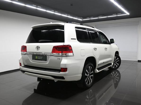 Toyota Land Cruiser 200 Series Рестайлинг 2 с пробегом 2015 года, цена 5 450 000 рублей, 170541 км, внедорожник, Автокод Объявления