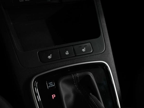 Kia Rio IV Рестайлинг с пробегом 2022 года, цена 1 680 000 рублей, 80116 км, хэтчбек, Автокод Объявления