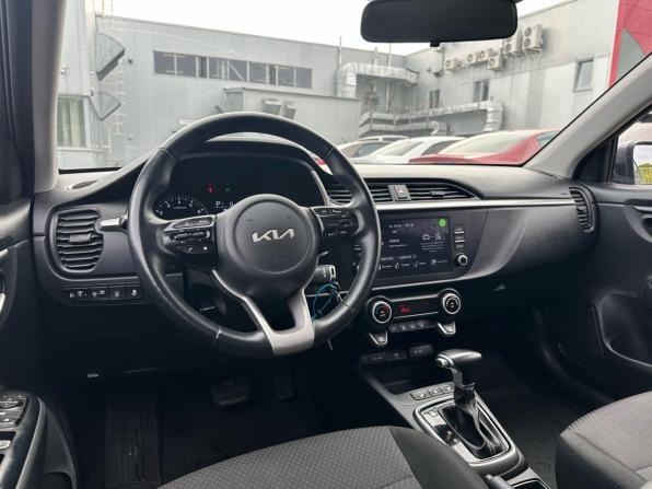 Kia Rio IV Рестайлинг с пробегом 2021 года, цена 1 659 000 рублей, 80125 км, седан, Автокод Объявления