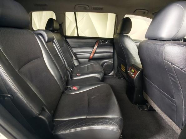 Toyota Highlander II (XU40) Рестайлинг с пробегом 2013 года, цена 1 655 000 рублей, 302928 км, внедорожник, Автокод Объявления