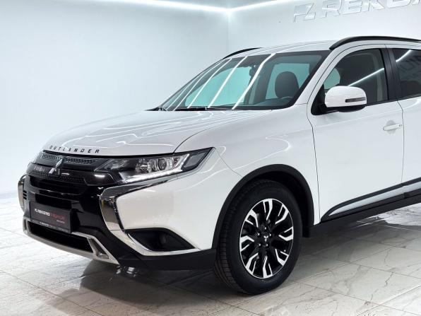 Mitsubishi Outlander III Рестайлинг 3 с пробегом 2022 года, цена 3 000 000 рублей, 81175 км, внедорожник, Автокод Объявления