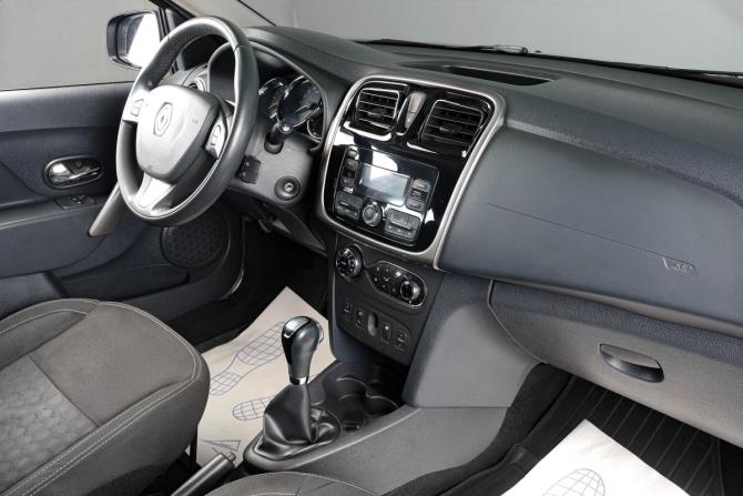 Renault Sandero II с пробегом 2018 года, цена 999 000 рублей, 56000 км, хэтчбек, Автокод Объявления