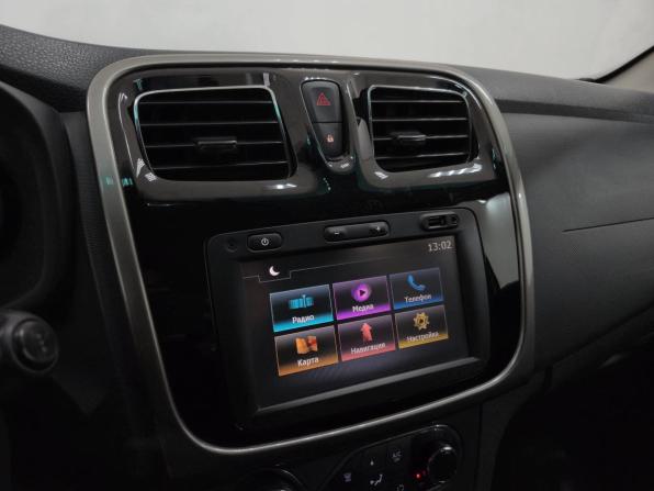 Renault Sandero II с пробегом 2016 года, цена 780 000 рублей, 203270 км, хэтчбек, Автокод Объявления