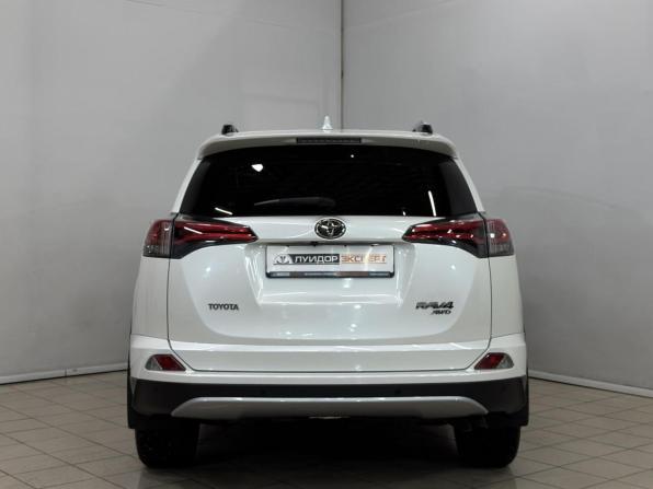 Toyota RAV4 IV (XA40) Рестайлинг с пробегом 2017 года, цена 2 699 000 рублей, 142211 км, внедорожник, Автокод Объявления