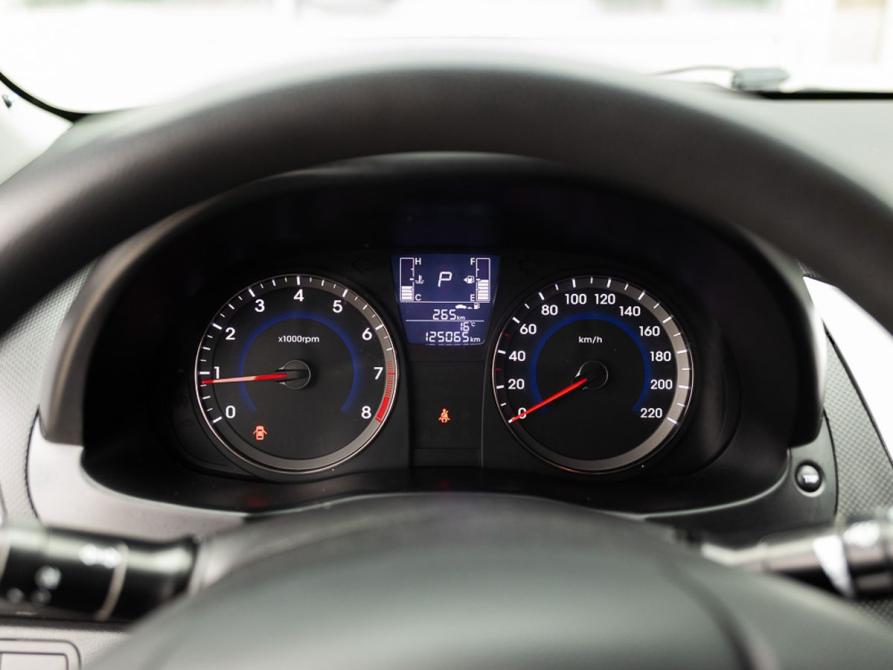 Hyundai Solaris I Рестайлинг Новосибирск  - изображение 12