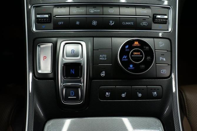 Hyundai Santa Fe IV Рестайлинг с пробегом 2021 года, цена 3 893 000 рублей, 76500 км, внедорожник, Автокод Объявления